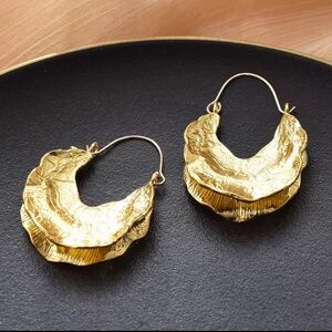 NEW Earrings Chunky Molten Crumpled Metal Trending Fashion Jewelry O31